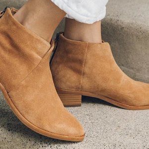 The Venetian Bootie